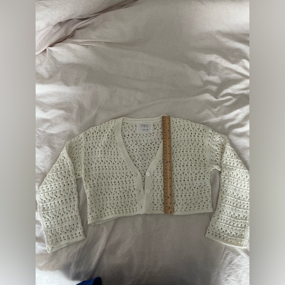Zara girls crochet crop sweater. Excellent condition. Ivory size 8-9.